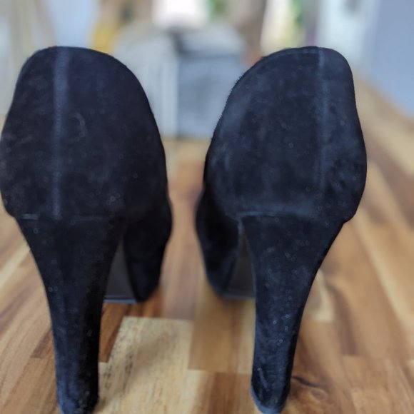 Shoes - Picture 3 of 4